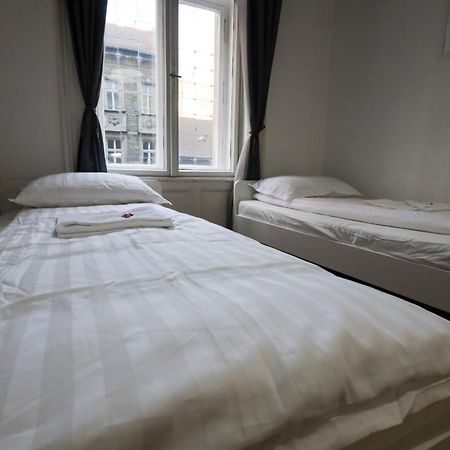 Budapest Pest-Port Apartment 4 Rooms For 16 Person Exterior photo