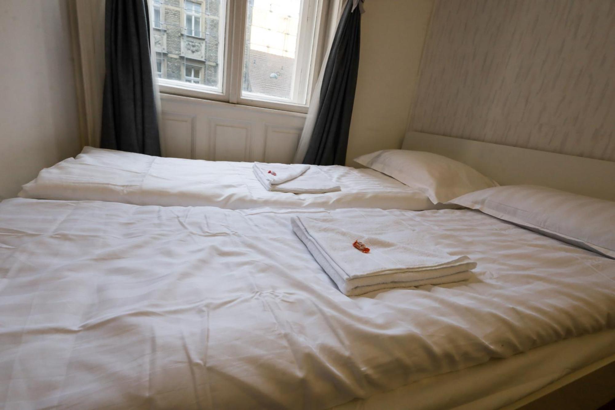 Budapest Pest-Port Apartment 4 Rooms For 16 Person Exterior photo