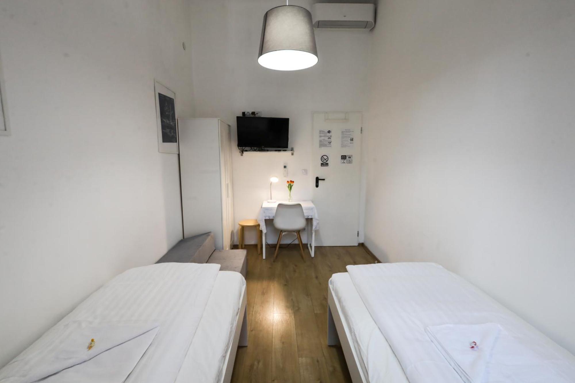 Budapest Pest-Port Apartment 4 Rooms For 16 Person Exterior photo