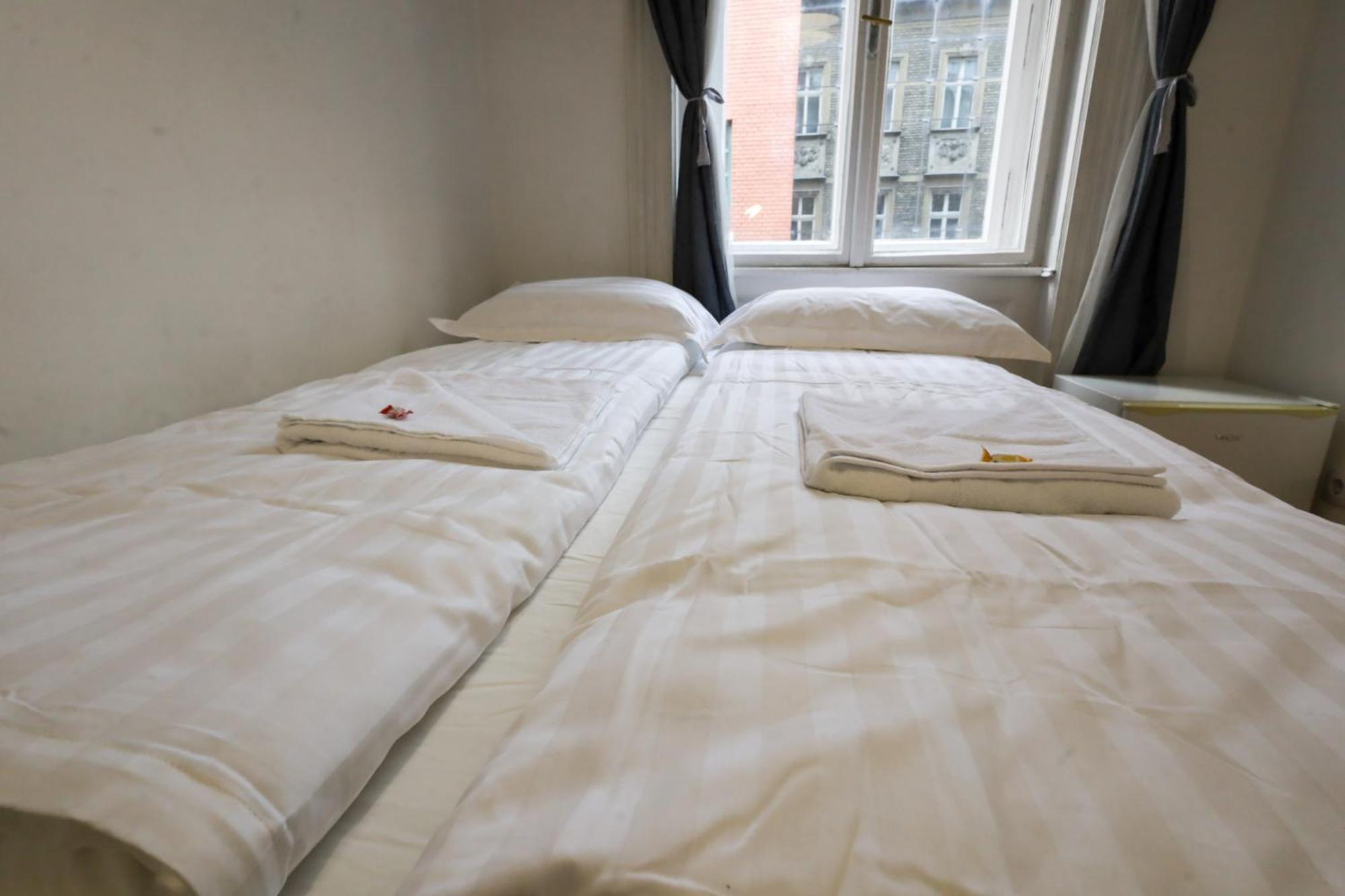 Budapest Pest-Port Apartment 4 Rooms For 16 Person Exterior photo