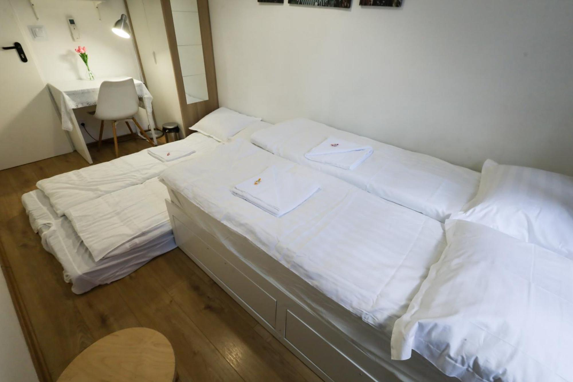 Budapest Pest-Port Apartment 4 Rooms For 16 Person Exterior photo