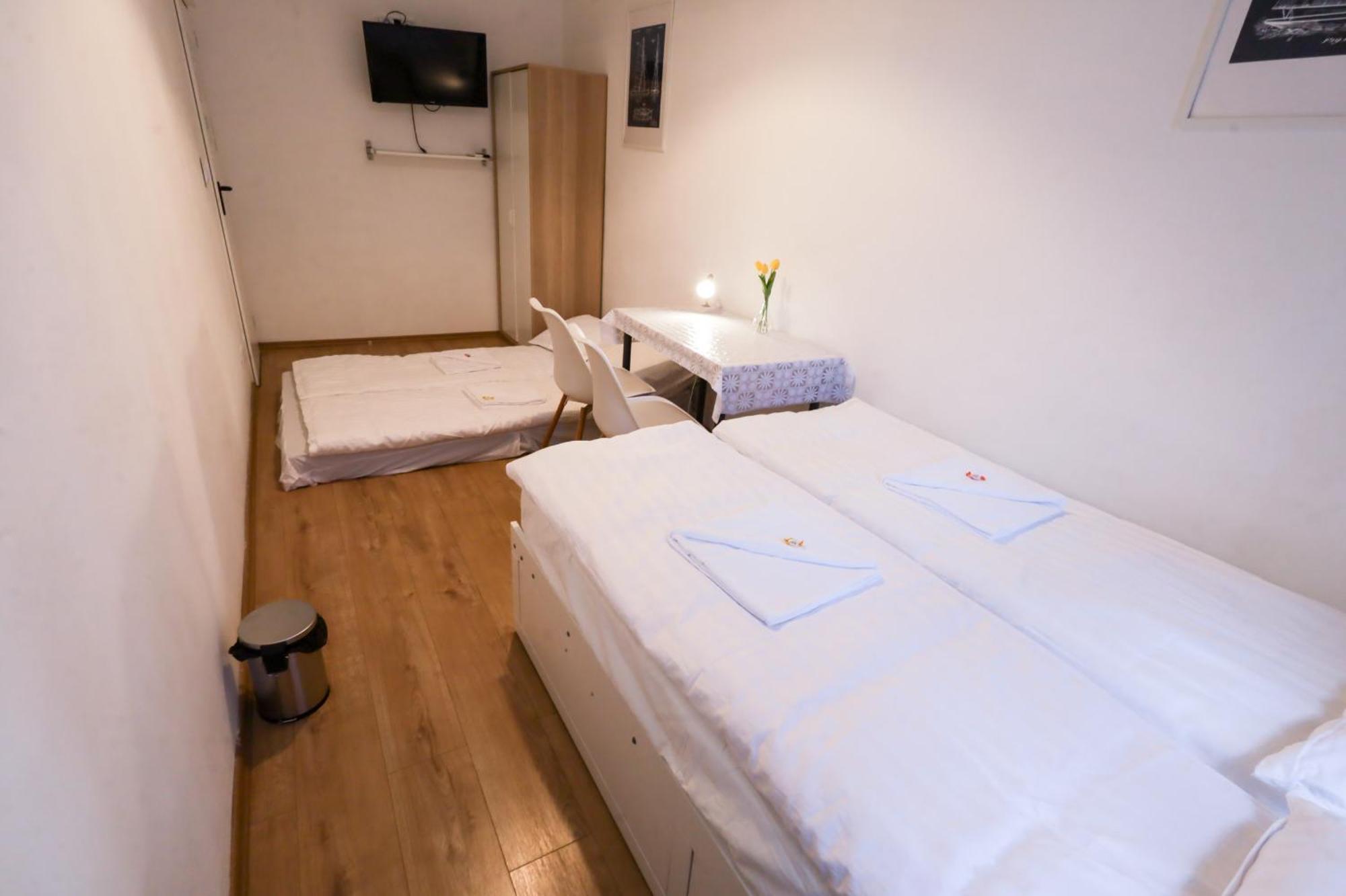Budapest Pest-Port Apartment 4 Rooms For 16 Person Exterior photo